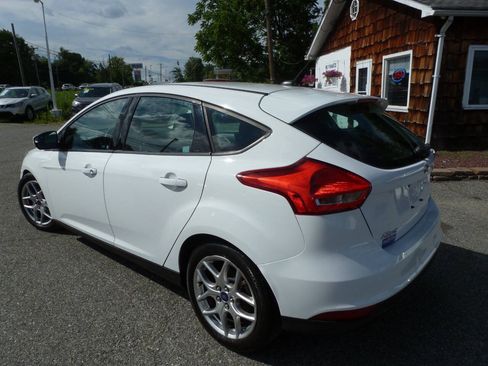 Used 2015 Ford Focus SE w/ Equipment Group 201A FWD image 10