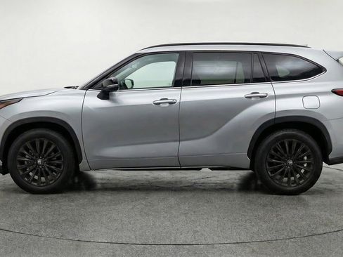 Used 2025 Toyota Highlander XSE AWD/4WD image 5