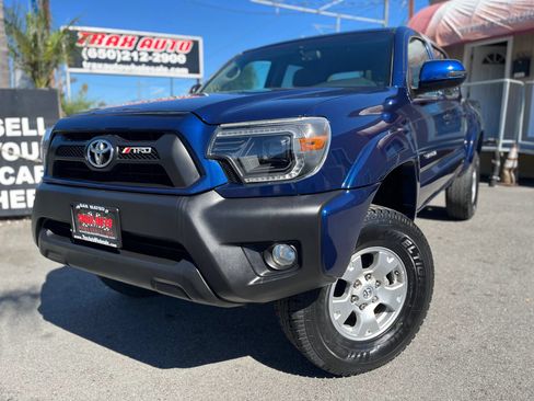 Used 2014 Toyota Tacoma PreRunner RWD image 2