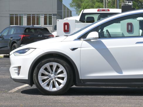 Used 2020 Tesla Model X Long Range AWD/4WD image 5