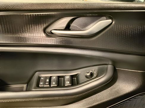 Used 2024 Jeep Grand Cherokee Altitude image 6