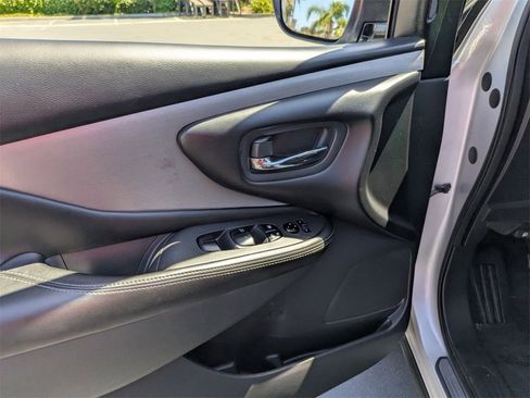 Used 2023 Nissan Murano SV image 15