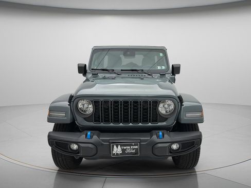 Used 2024 Jeep Wrangler Unlimited w/ Convenience Group AWD/4WD image 2