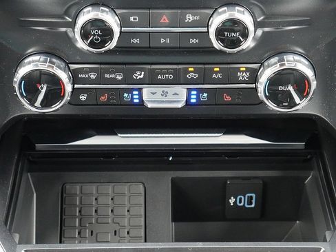 Used 2026 Ford F350 Platinum AWD/4WD image 24