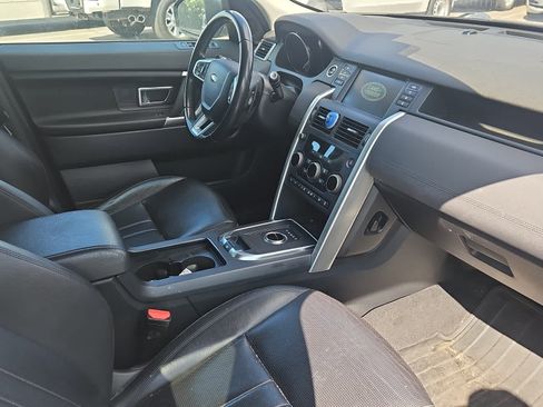 Used 2018 Land Rover Discovery Sport SE AWD/4WD image 12