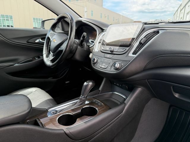 Used 2020 Chevrolet Malibu Premier FWD image 23