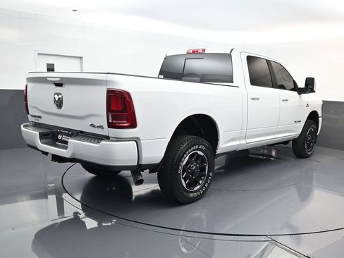 Used 2026 RAM 2500 Laramie AWD/4WD image 3