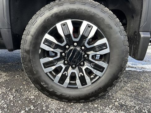 Used 2024 GMC Sierra 2500 Denali Ultimate image 16