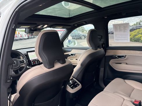 Used 2025 Volvo XC90 B5 Plus AWD/4WD image 23