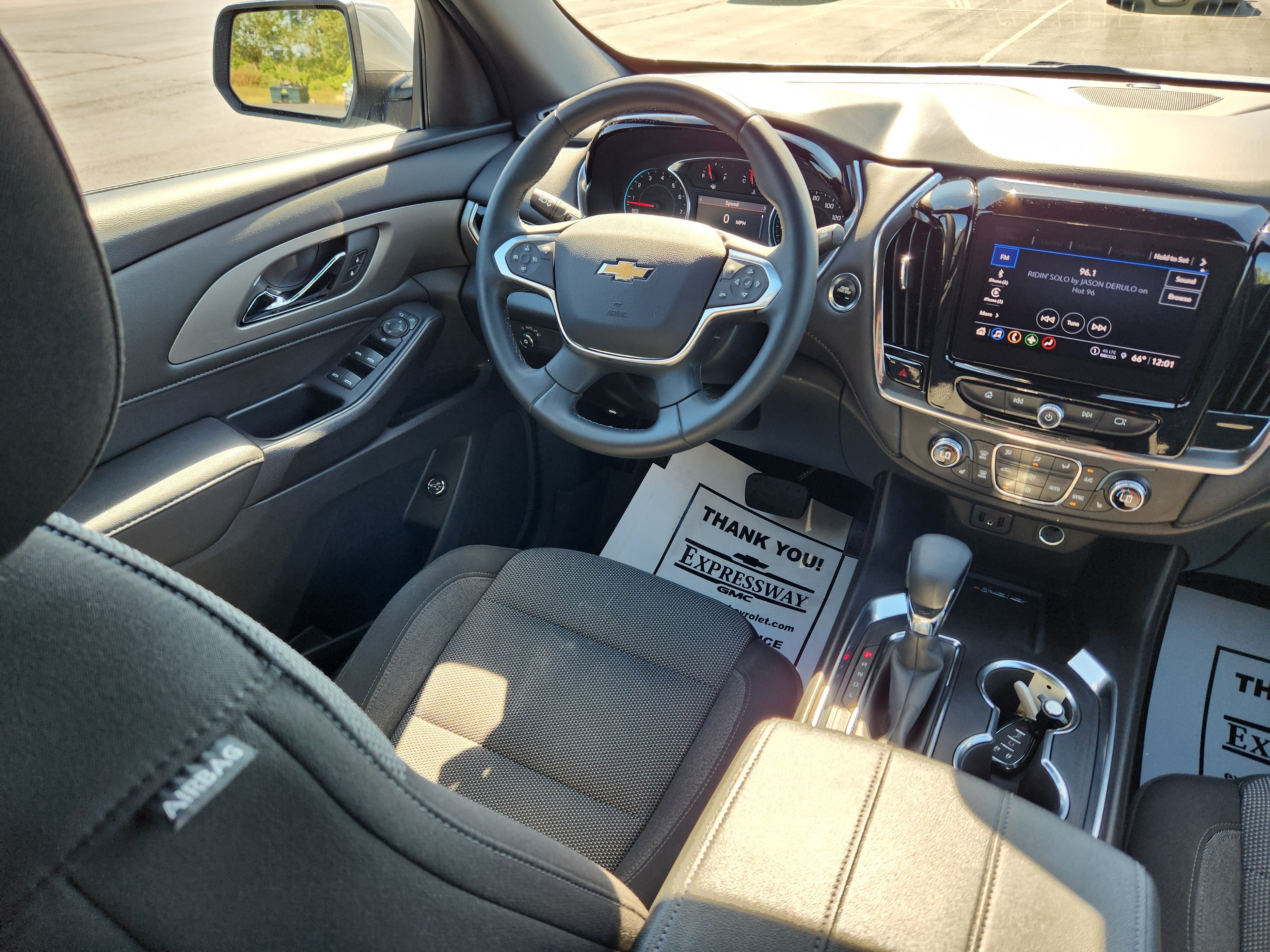 Used 2023 Chevrolet Traverse LT FWD image 15