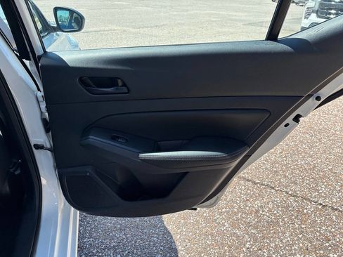 Used 2025 Nissan Altima 2.5 SV image 16
