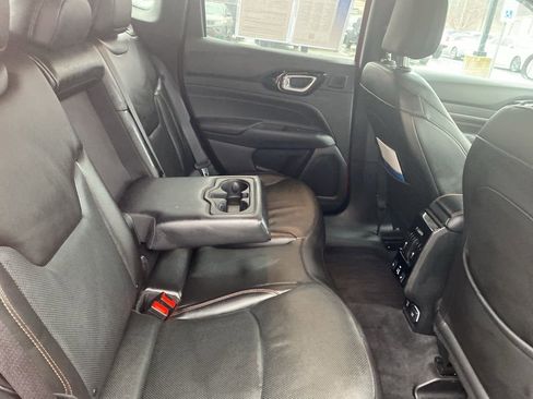 Certified 2022 Jeep Compass Limited w/ (RED) Package image 11
