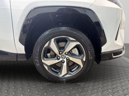 Used 2025 Toyota RAV4 SE image 22