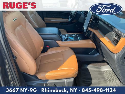 Used 2023 Ford Expedition Platinum AWD/4WD image 12