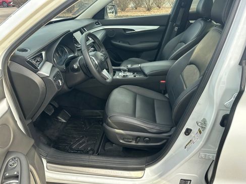 Used 2021 INFINITI QX50 Luxe image 9