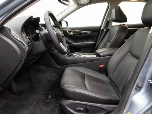 Used 2018 INFINITI Q50 Luxe w/ Cargo Package (L95) RWD image 7