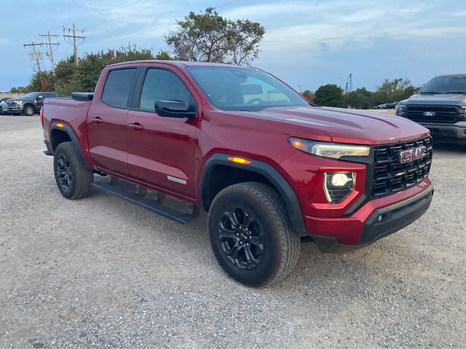 Used 2024 GMC Canyon Elevation w/ Elevation Premium Package AWD/4WD image 10
