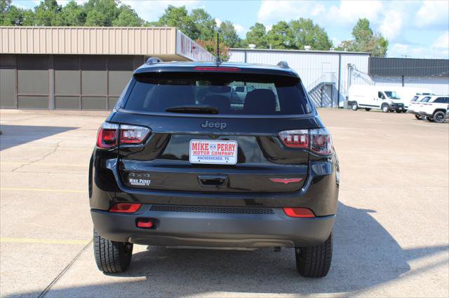 Certified 2022 Jeep Compass Trailhawk w/ Trailhawk Convenience Group AWD/4WD image 8