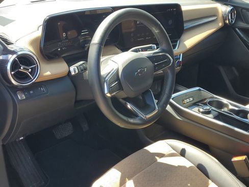 Certified 2025 Chevrolet Equinox ACTIV w/ Convenience Package III FWD image 16