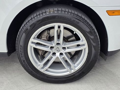 Used 2018 Porsche Macan image 15