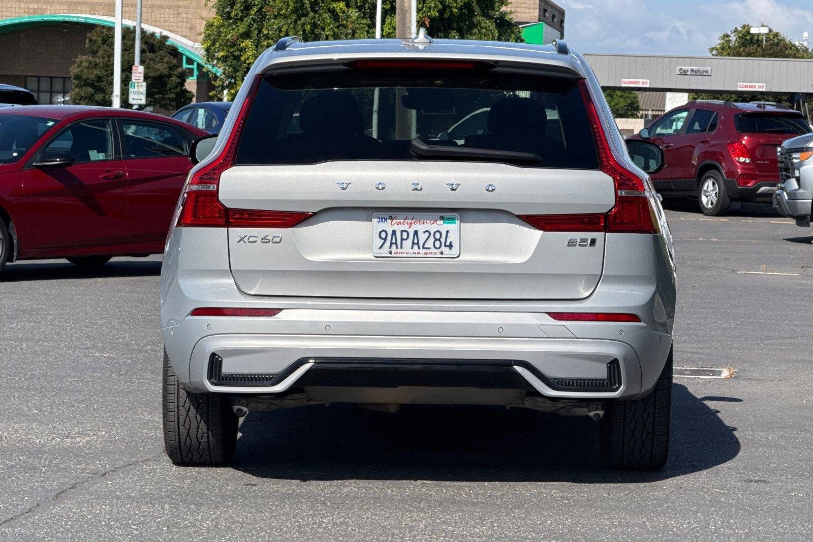 Used 2023 Volvo XC60 B5 Plus AWD/4WD image 5