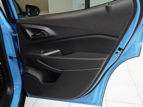 Used 2024 Chevrolet Trax RS w/ Sunroof Package image 28