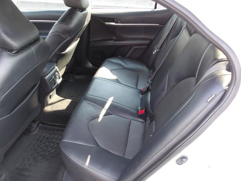 Used 2023 Toyota Camry XLE w/ Cold Weather Package FWD image 10