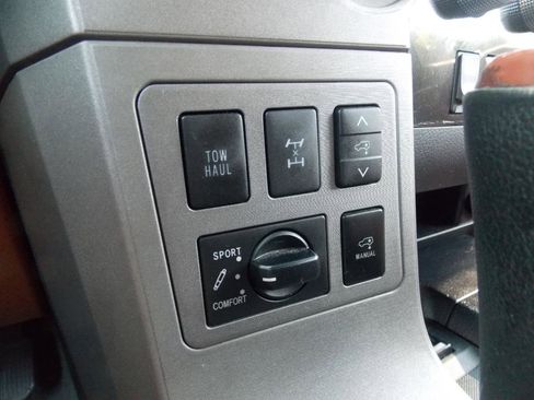 Used 2011 Toyota Sequoia Platinum AWD/4WD image 15