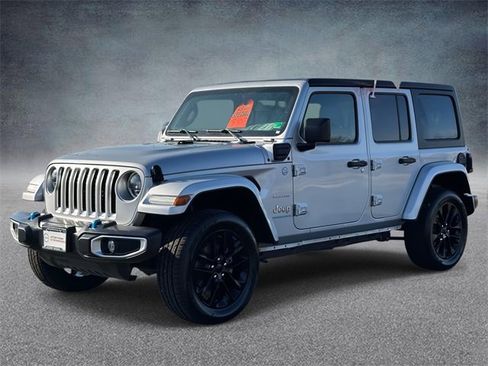 Used 2023 Jeep Wrangler Unlimited Sahara image 7