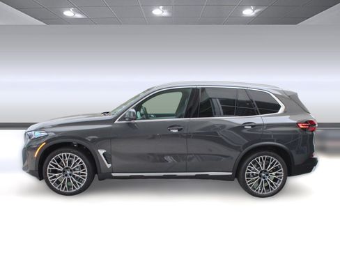 Used 2026 BMW X5 sDrive40i RWD image 2