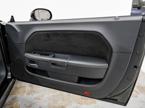 Used 2009 Dodge Challenger SRT8 w/ SRT Option Group II image 33