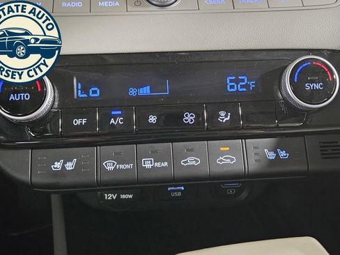 Used 2023 Hyundai Elantra Limited FWD image 17