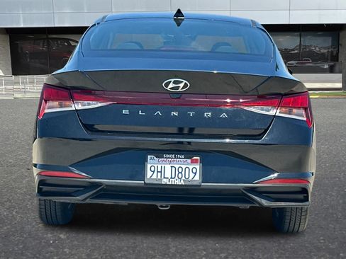Used 2023 Hyundai Elantra SE FWD image 8