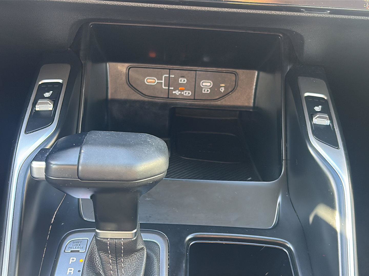 Used 2025 Kia Sorento S w/ Panoramic Sunroof Package FWD image 19