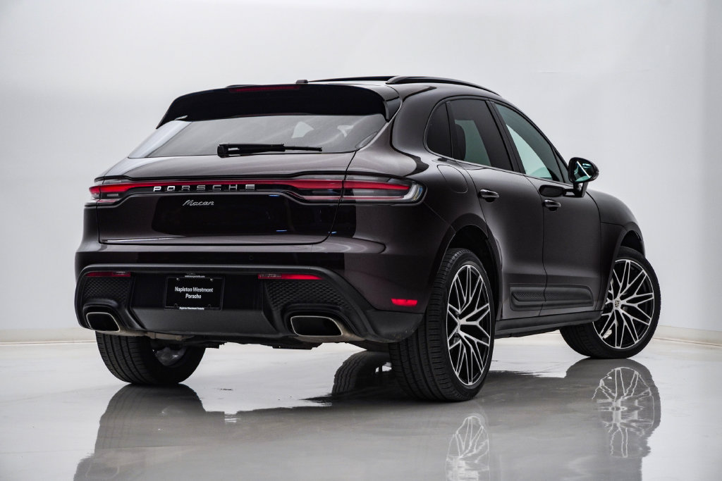 Certified 2023 Porsche Macan Turbo AWD/4WD image 12