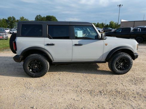 New 2026 Ford Bronco Badlands AWD/4WD image 4