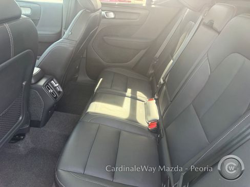 Used 2025 Volvo XC40 B5 Plus image 25