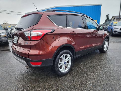 Used 2018 Ford Escape SE image 5