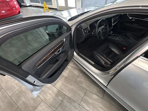 Used 2019 Volvo S90 T5 Momentum FWD image 40