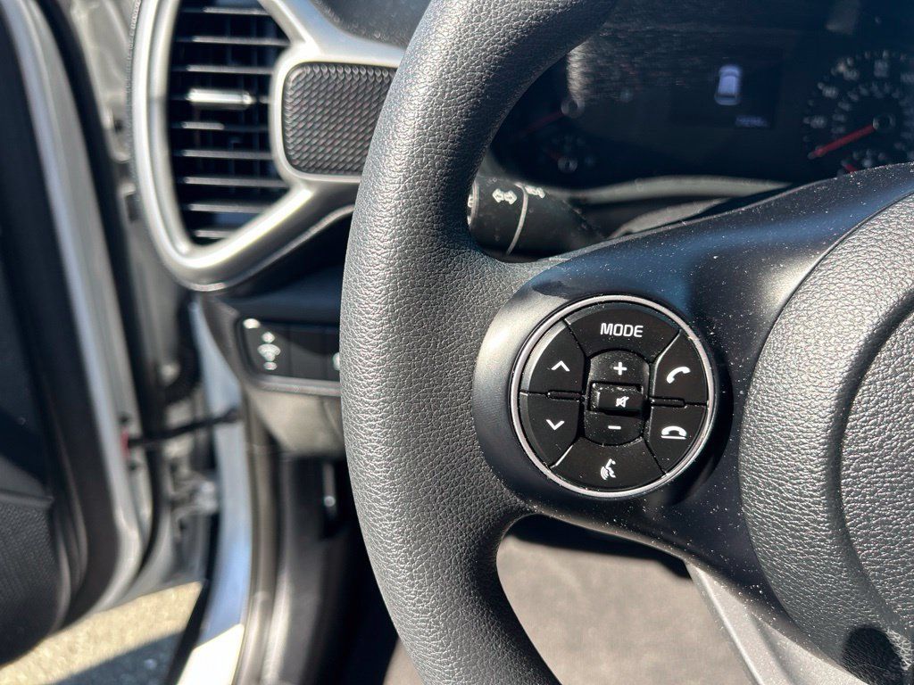 Used 2021 Kia Soul LX FWD image 18