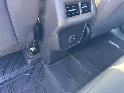 Used 2019 Chevrolet Equinox LT image 10