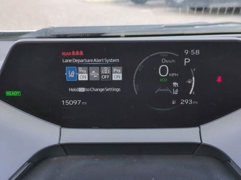 Used 2025 Toyota Prius XLE FWD image 25