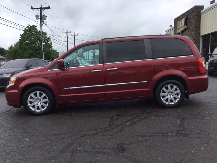 Used 2015 Chrysler Town & Country Touring w/ Driver Convenience Group FWD image 10