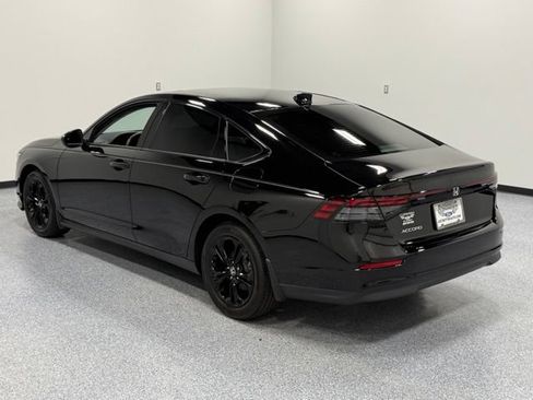 Used 2025 Honda Accord SE image 9