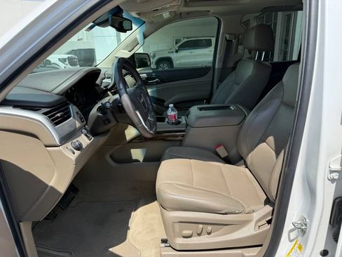 Used 2017 GMC Yukon SLT w/ Premium Edition RWD image 5