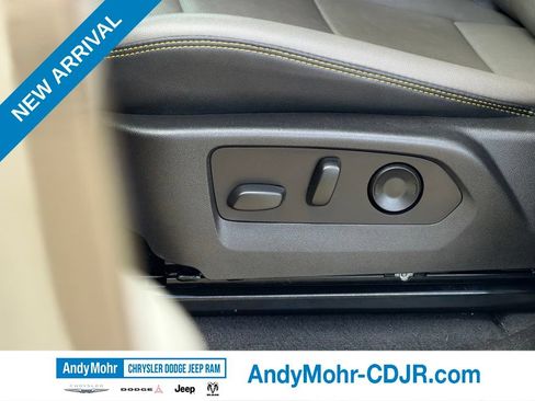 Used 2024 Chevrolet Colorado ZR2 w/ ZR2 Convenience Package III AWD/4WD image 17