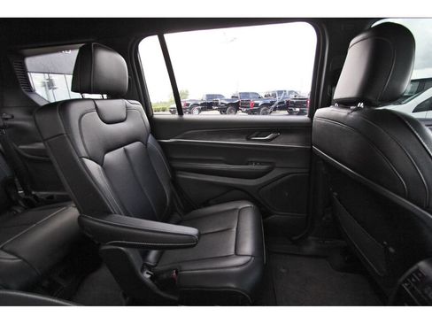 Used 2024 Jeep Grand Cherokee L Limited w/ Black Appearance Package RWD image 13