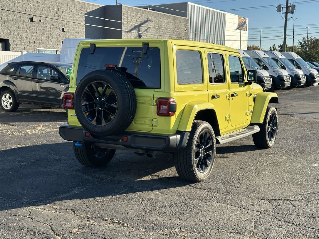 Used 2023 Jeep Wrangler Unlimited Sahara w/ Cold Weather Group AWD/4WD image 4
