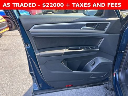 Used 2020 Volkswagen Atlas Cross Sport SE w/ Panoramic Sunroof Package image 12