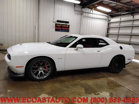 Used 2015 Dodge Challenger SRT w/ Technology Group RWD image 5